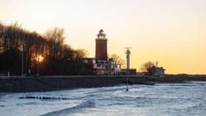 lighthouse-7039855_1920